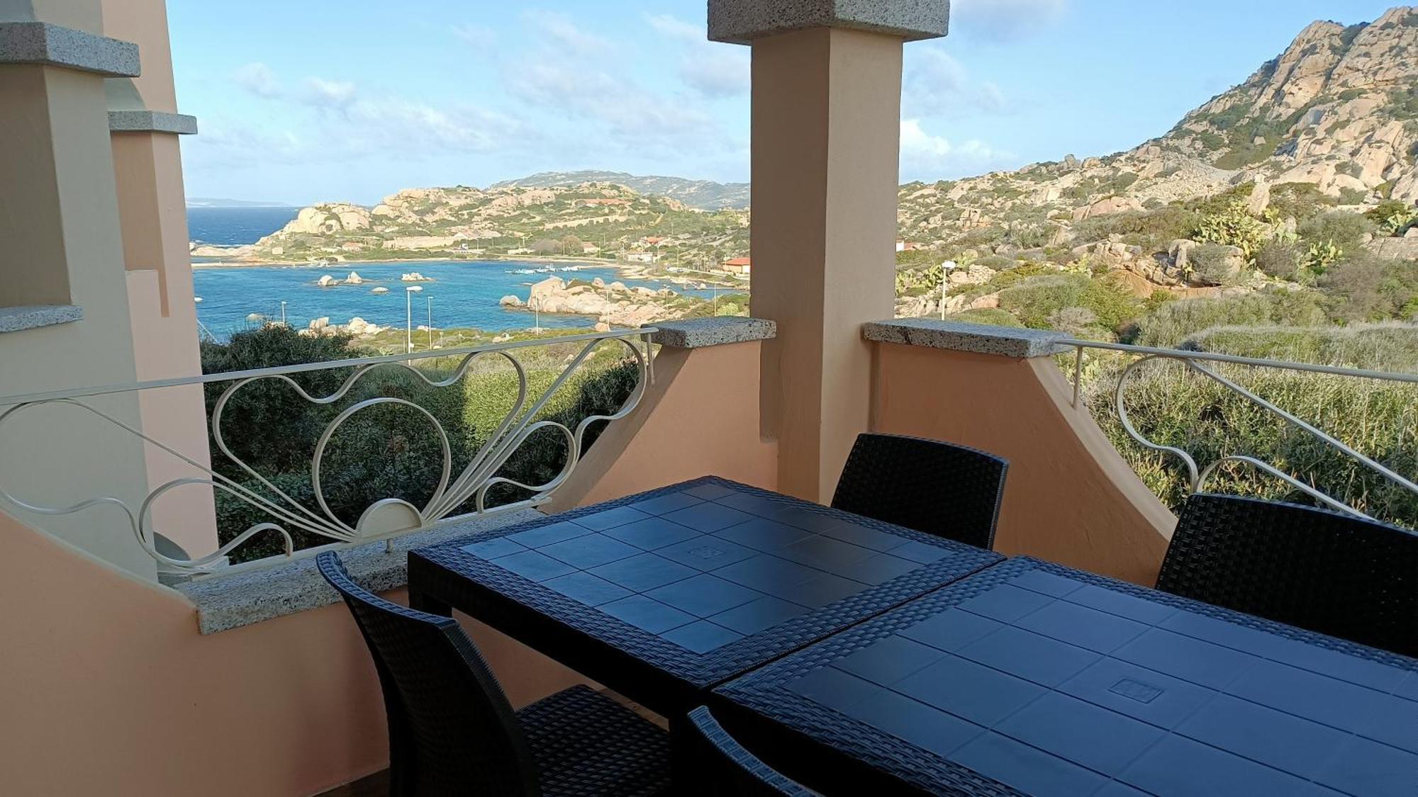 Appartamento Vista Mare Punta Tegge La Maddalena  Exterior photo