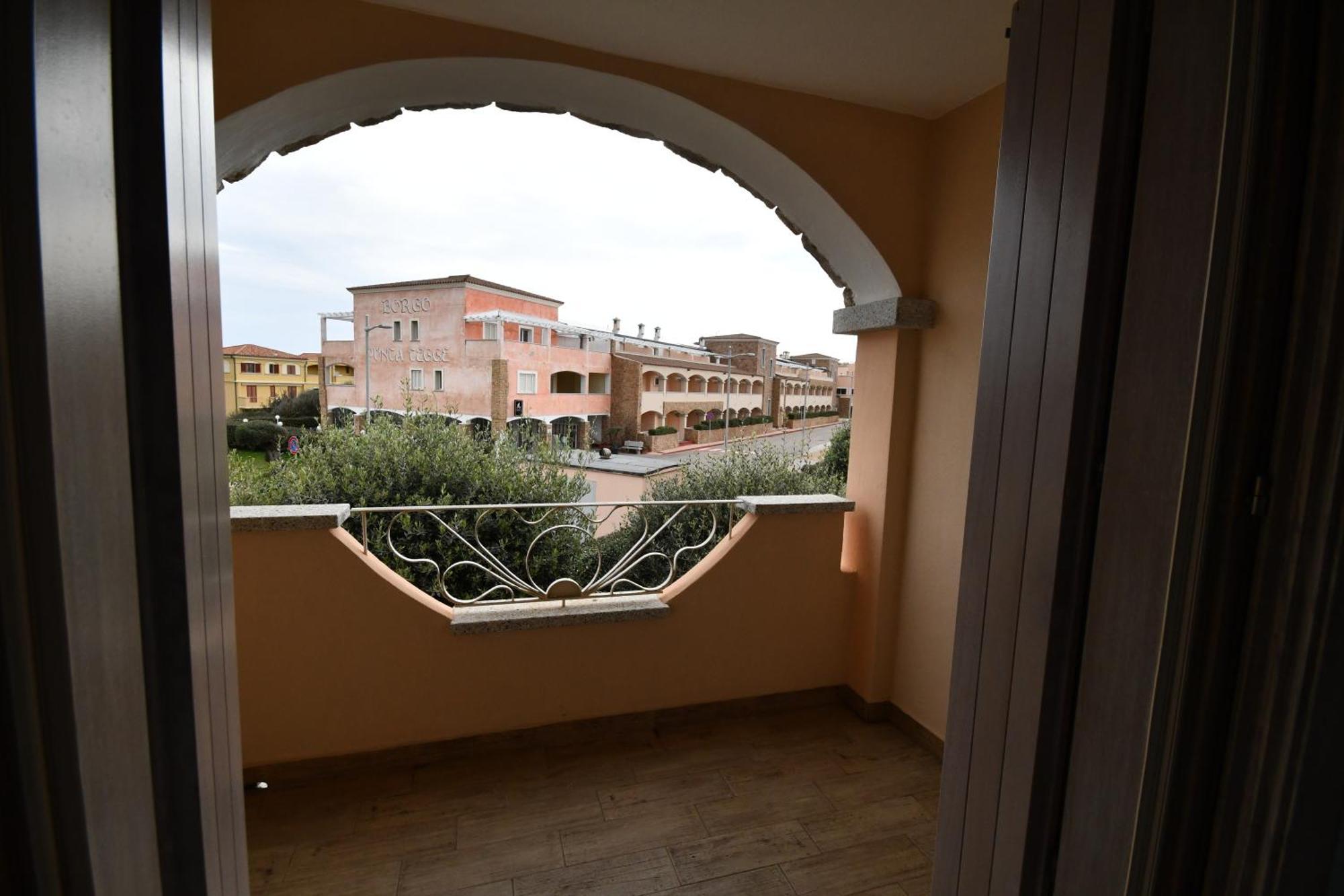 Appartamento Vista Mare Punta Tegge La Maddalena  Exterior photo