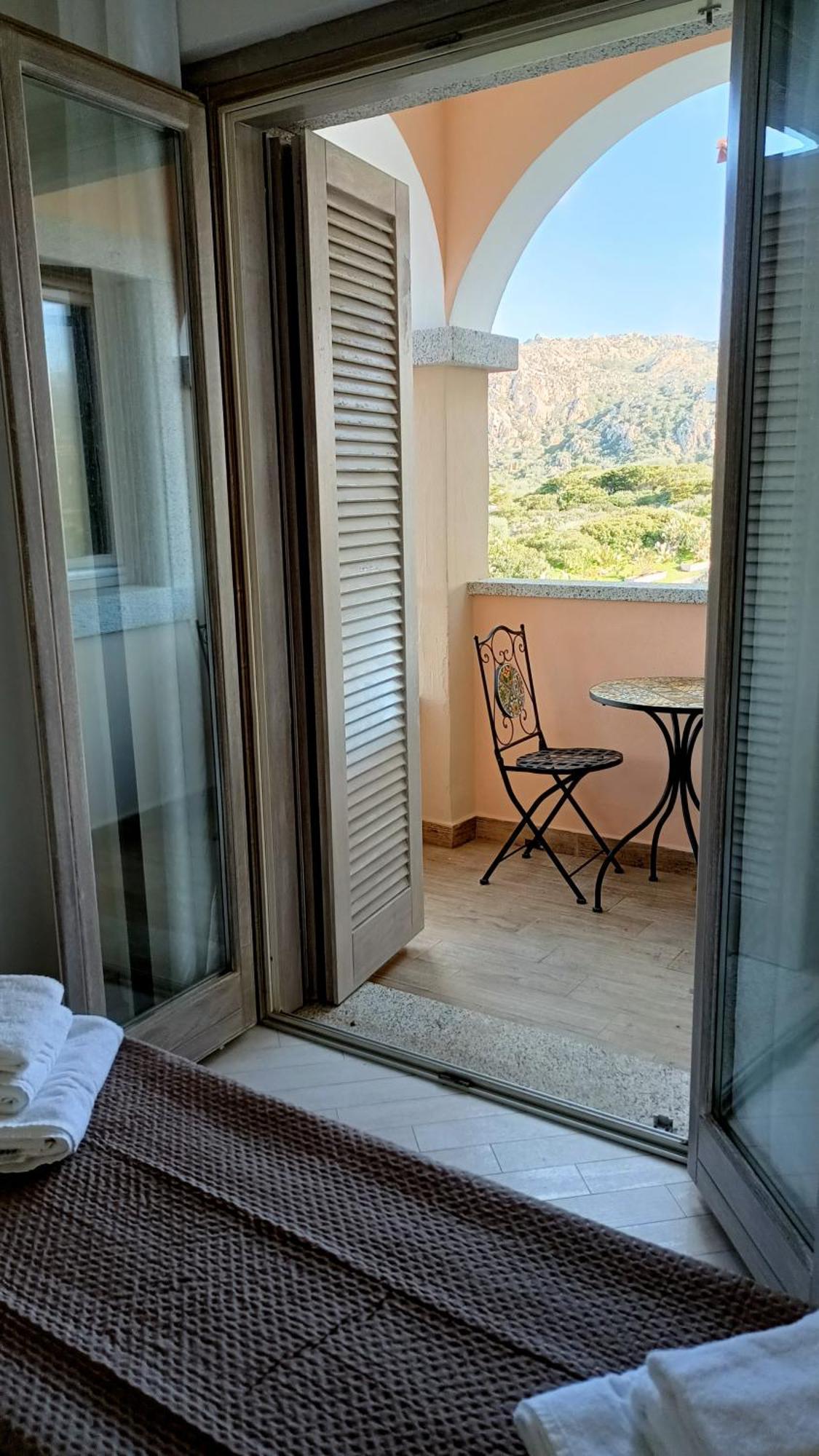 Appartamento Vista Mare Punta Tegge La Maddalena  Exterior photo