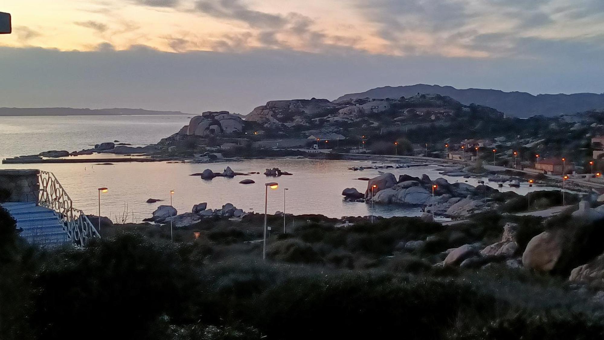 Appartamento Vista Mare Punta Tegge La Maddalena  Exterior photo